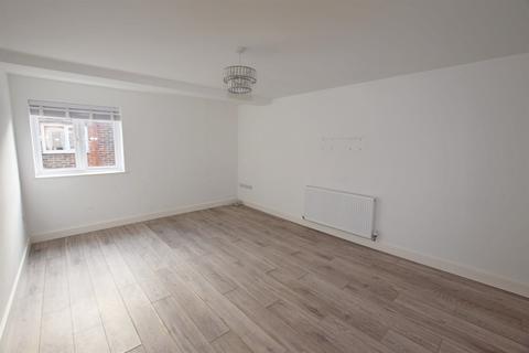 1 bedroom flat to rent, 9-17 Richmond Avenue, West Sussex, PO21