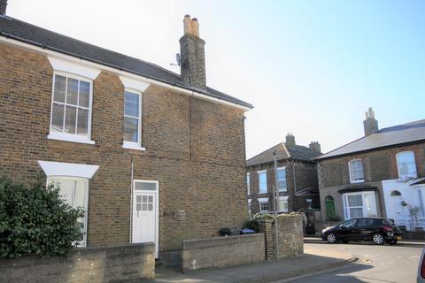 2 bedroom apartment to rent, Union Road, Deal, CT14