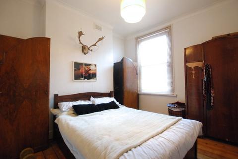 2 bedroom flat to rent, Benthal Road, Stoke Newington