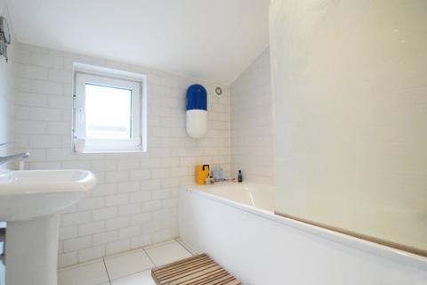 2 bedroom flat to rent, Benthal Road, Stoke Newington