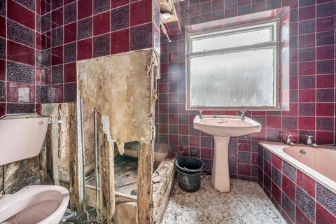35 Bramley Close, Chertsey, KT16 8HJ