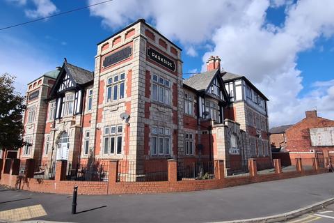 3 bedroom flat to rent - Parkside, Lloyd St South, Manchester. M14 7HT