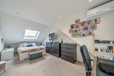 Flat 2, 2a Caithness Road, Mitcham, CR4 2EU