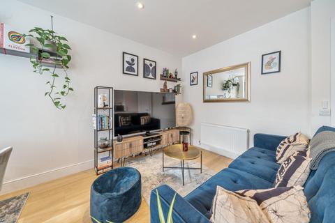 Flat 2, 2a Caithness Road, Mitcham, CR4 2EU