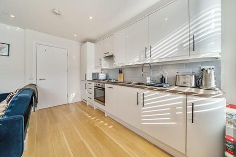 Flat 2, 2a Caithness Road, Mitcham, CR4 2EU