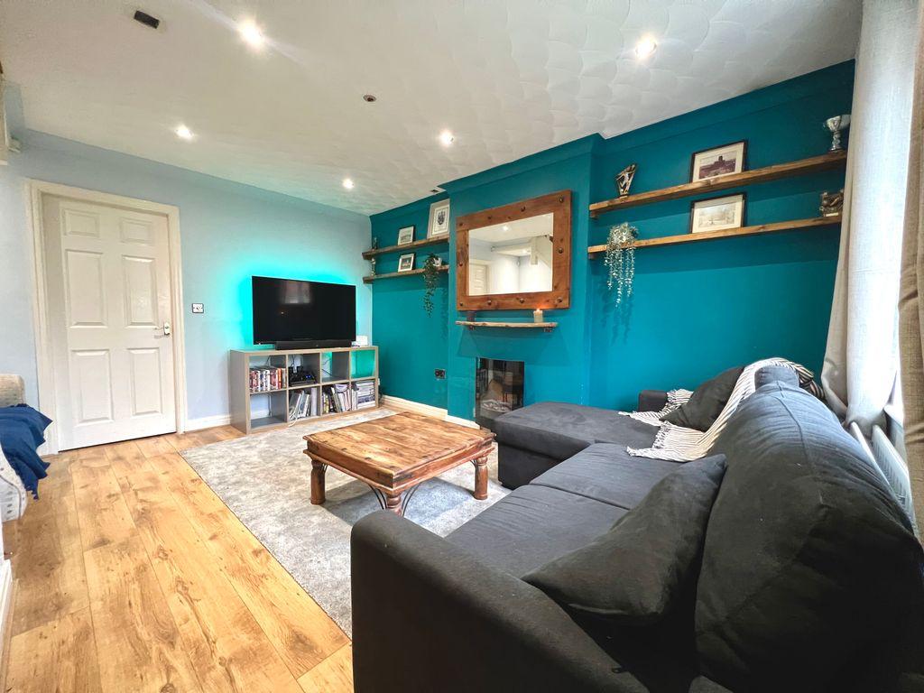 Foxhunter Drive, Aintree, Liverpool L9 0ND 2 bed detached house £200,000