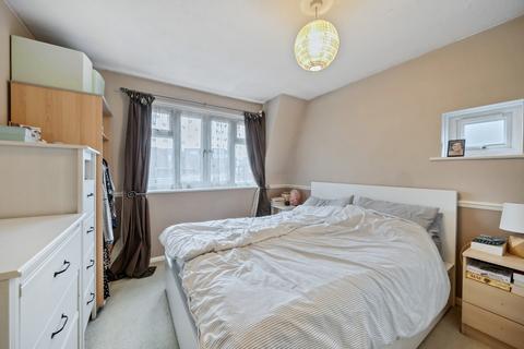 2 bedroom flat for sale, Vicarage Hill, Alton, Hampshire, GU34