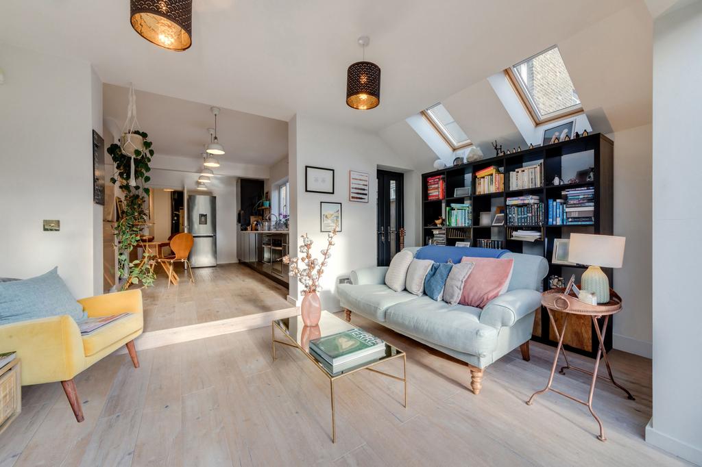 Worlingham Road, London, SE22 2 bed flat £725,000