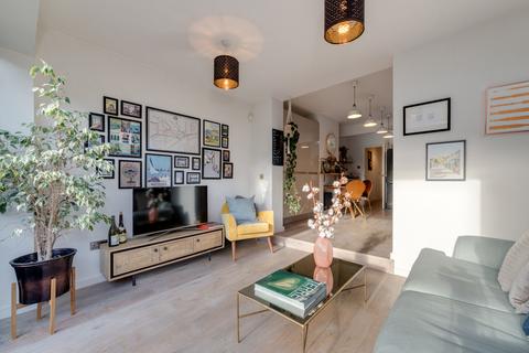 8a Worlingham Road, London, SE22 9HD