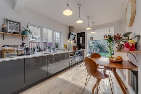 8a Worlingham Road, London, SE22 9HD