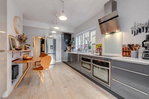 8a Worlingham Road, London, SE22 9HD