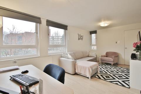 1 bedroom flat to rent, Colet Gardens, St Paul's Court, Hammersmith, W14