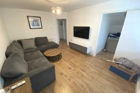 2 bedroom maisonette to rent, West View Court, Elstree