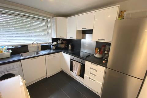 2 bedroom maisonette to rent, West View Court, Elstree