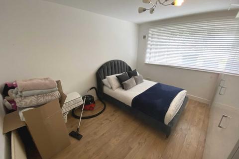 2 bedroom maisonette to rent, West View Court, Elstree