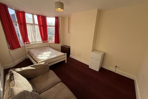 1 bedroom in a flat share to rent, Hereford,  Herefordshire,  HR4