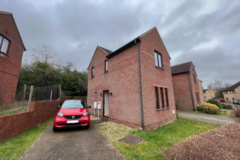 2 bedroom semi-detached house to rent, Robertson Close, Shenley Church End, Milton Keynes, MK5