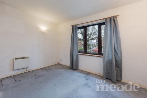 1 bedroom flat for sale - Fern Court, Higham Station Avenue, E4