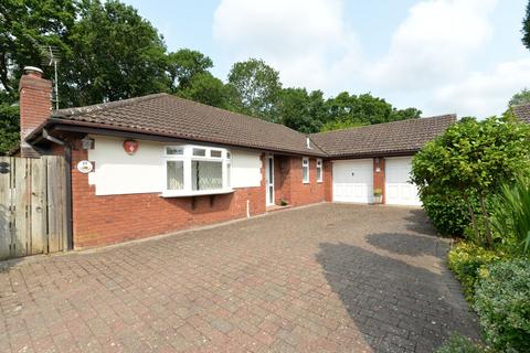 3 bedroom bungalow for sale - Linhorns Lane, New Milton, Hampshire, BH25
