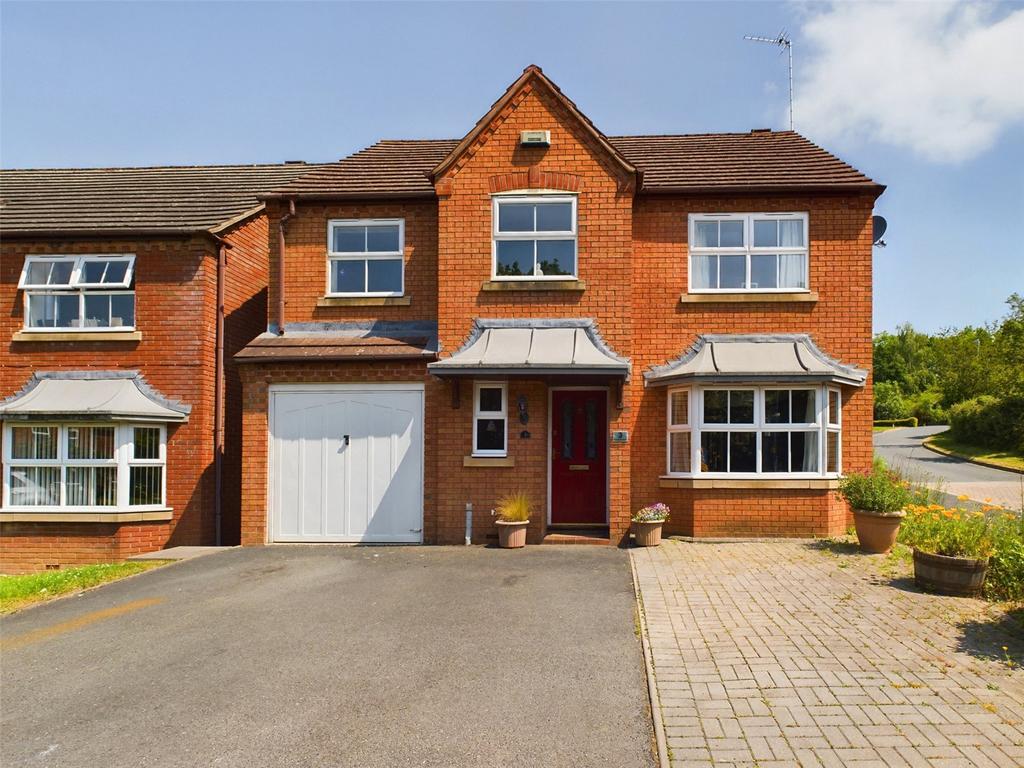 Bolton Avenue, Worcester, Worcestershire, WR4 5 bed detached house for sale £400,000