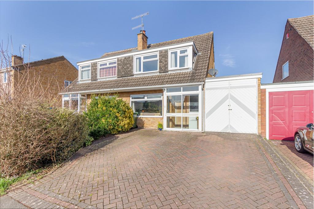 Spadesbourne Road, Lickey End, B60 1JW 3 bed semidetached house £325,000