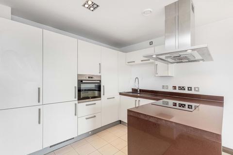 1 bedroom flat to rent, Vicentia Court, Bridges Court Road, London, SW11