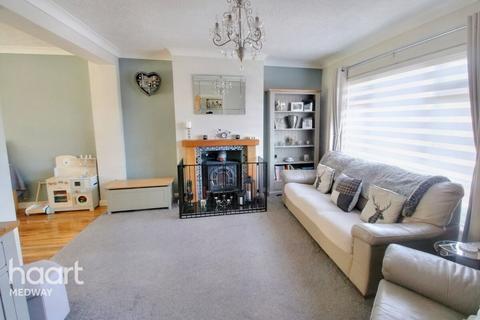 4 Charles Drive, Cuxton, Rochester, ME2 1DP