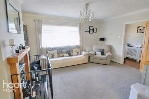 4 Charles Drive, Cuxton, Rochester, ME2 1DP