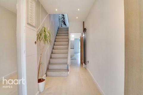 104 Bishops Road, Hayes, UB3 2TF