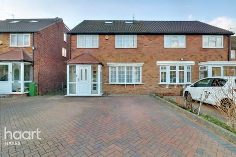 4 bedroom semi-detached house for sale - Marian Close, Hayes
