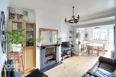 3 bedroom semi-detached house for sale, The Fairway, London