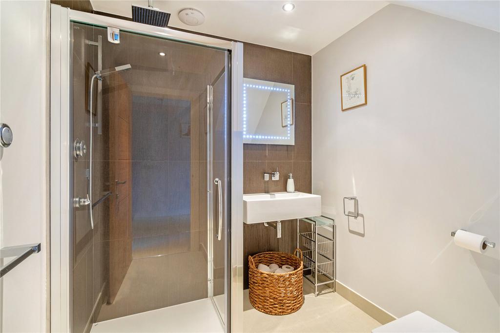 Family Shower Room