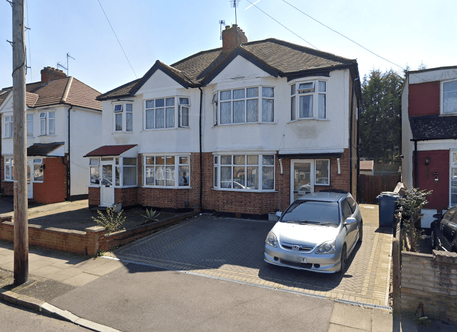 Harrow, HA2 3 bed semidetached house £2,100 pcm (£485 pw)