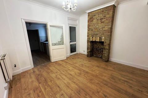 3 bedroom house to rent, Star Lane, Canning Town