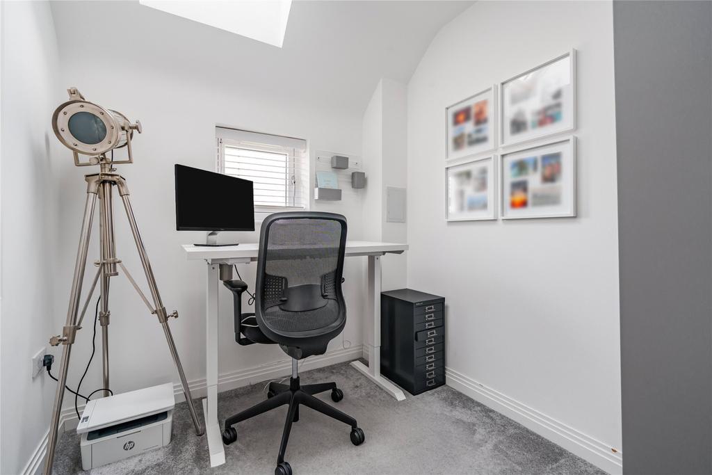Bedroom 4/Study