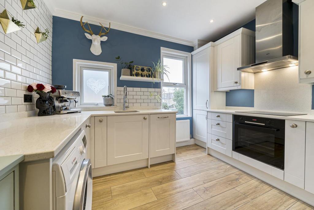 Brookwood Road, Southfields 2 bed £650,000