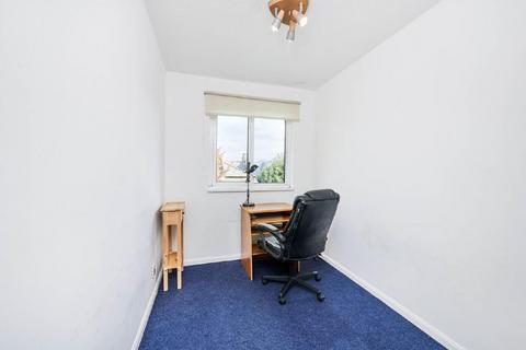 46 Crowthorne Close, London, SW18 5RX