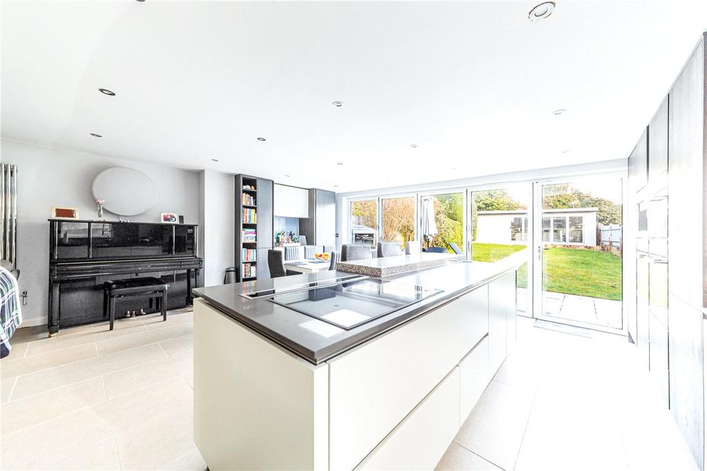 Kitchen/Dining Area