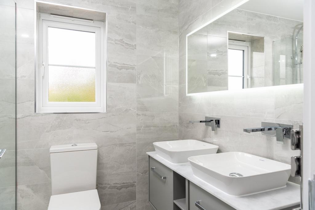 En Suite Shower Room