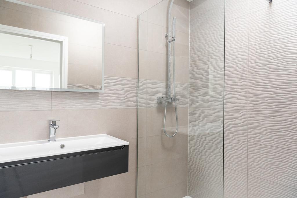 En Suite Shower Room