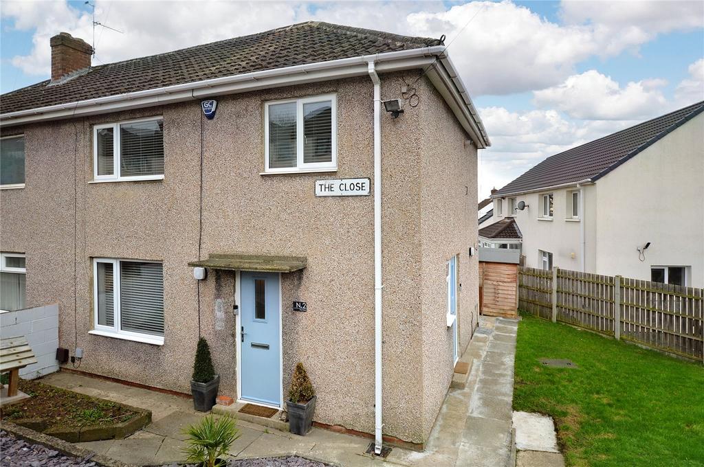 The Close, Kippax, Leeds, West Yorkshire 3 bed semidetached house for