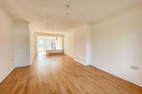 3 bedroom semi-detached house to rent, Astra Drive, Gravesend, Kent, DA12 4PZ