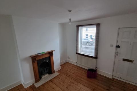 3 bed terraced house for rent in Rochdale Road, Tunbridge Wells