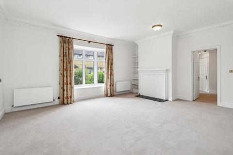 2 bedroom flat for sale, High Street, Esher, Surrey, KT10