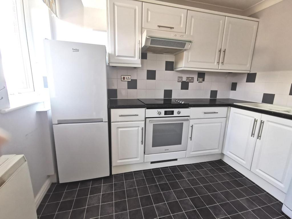Oxford Street, Tynemouth, Newcastle... 2 bed flat £750 pcm (£173 pw)