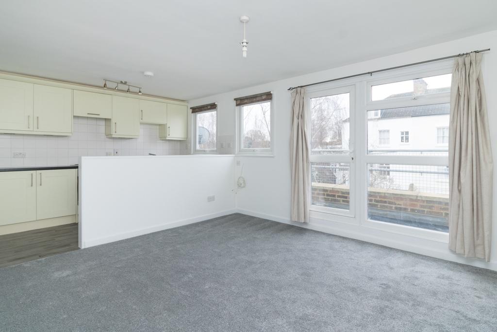 Cossington Road, Canterbury 1 bed apartment £950 pcm (£219 pw)