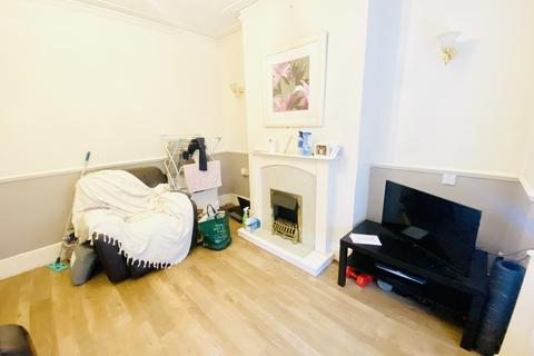 2 bedroom ground floor flat for sale - Winchester Road, London E4