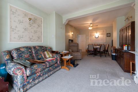 3 bedroom end of terrace house for sale - Larkshall Road, Chingford, E4