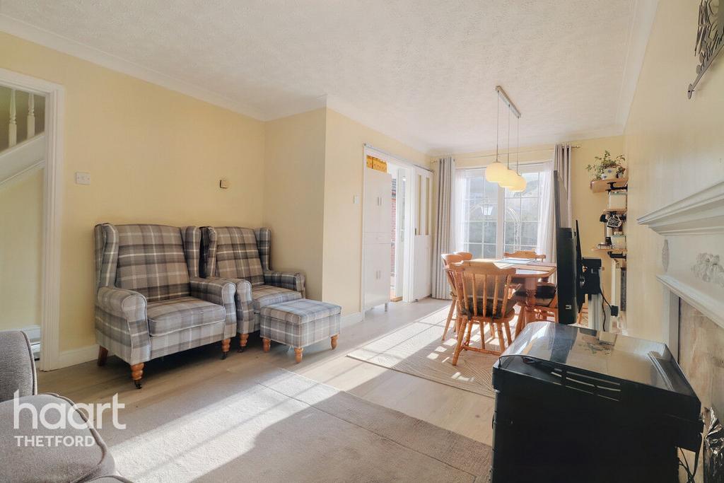 Coriander Drive, Thetford 3 bed detached house £290,000