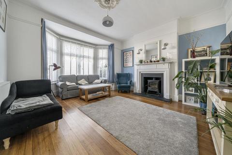 32 Queens Road, Beckenham, BR3 4JW